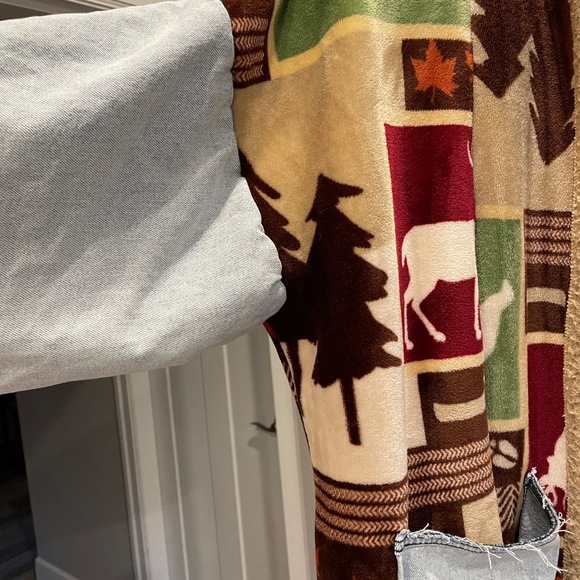 Handmade winterscape blanket jacket OS - Picture 6 of 10